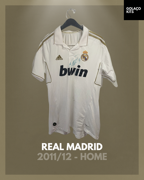 Real Madrid 2011/12 - Home *AUTOGRAPHED*