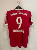 Bayern Munich 2017/18 - Home - Lewandowski #9