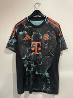 Bayern Munich 2024/25 - Away