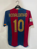 Barcelona 2006/07 - Home - Ronaldinho #10