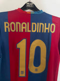 Barcelona 2006/07 - Home - Ronaldinho #10