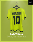Barcelona 2005/06 - Fan Kit - Ronaldinho #10 *BNWT*