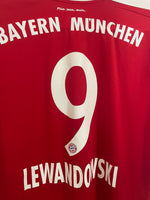 Bayern Munich 2017/18 - Home - Lewandowski #9