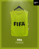 FIFA - Pinnie